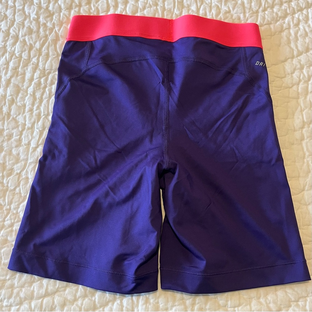 Nike Pros - Picture 4 of 7